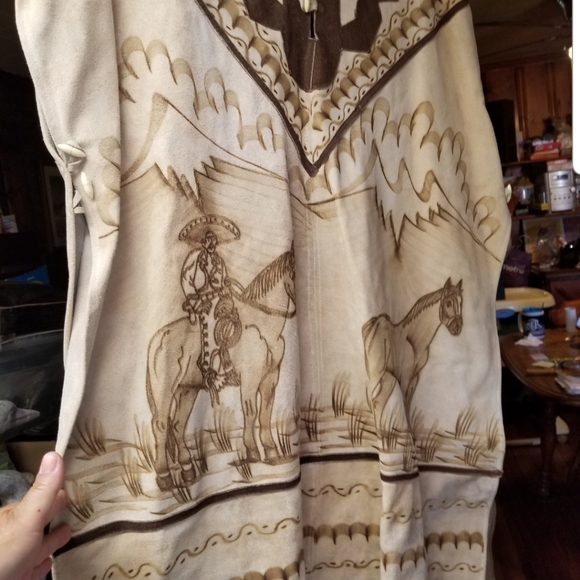 Soft leather poncho - Picture 1 of 3